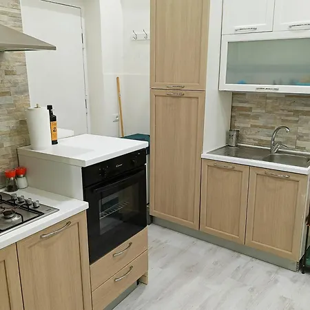 Piazzetta 4 - * نابولي